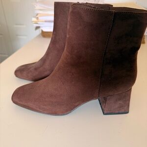 Brown Suede Ankle Boots New Old Navy
Size 9